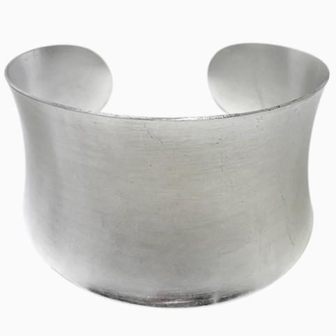 CONCAVE CUFF